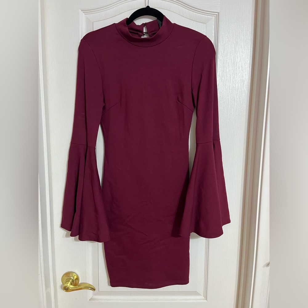Maroon dress with flare sleeves - Windsor